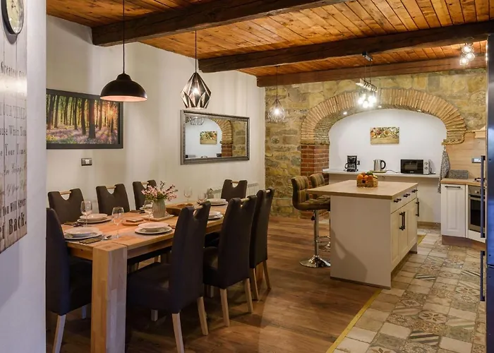 Daire The Hug Of Nature Dekani